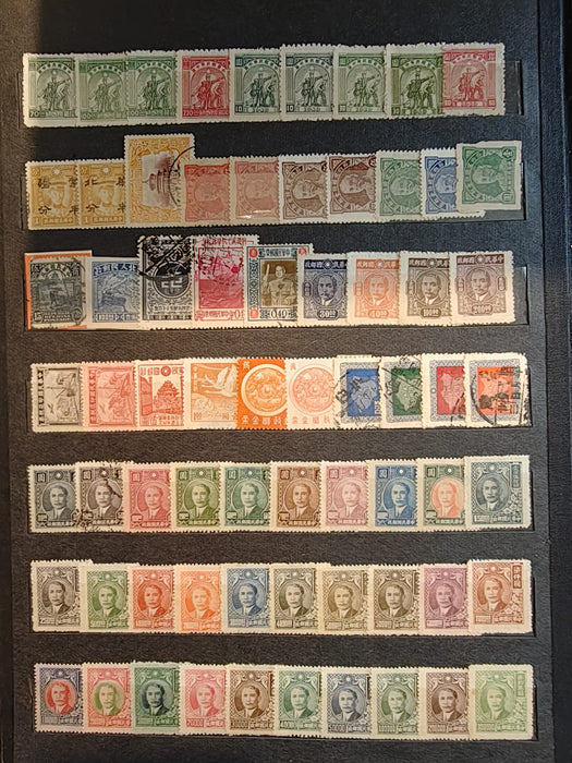 Clasor cu timbre China (aproximativ 1400-1500) cota mare de catalog