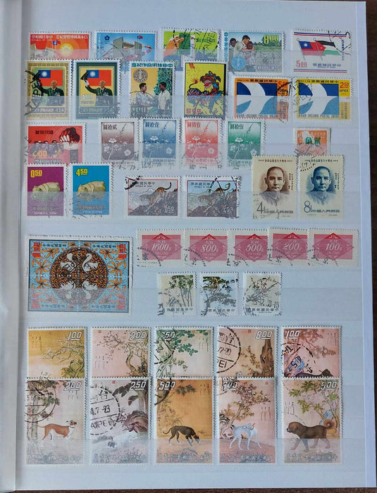 Clasor cu timbre din mai multe tari, serii complete si deparaiate, multa flora-fauna, colonii britanice, Vietnam, cota mare de catalog (Clasor inclus)