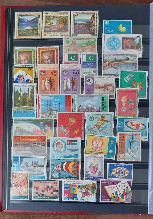 Clasor cu timbre Pakistan, serii complete, perioada pana in 2000
