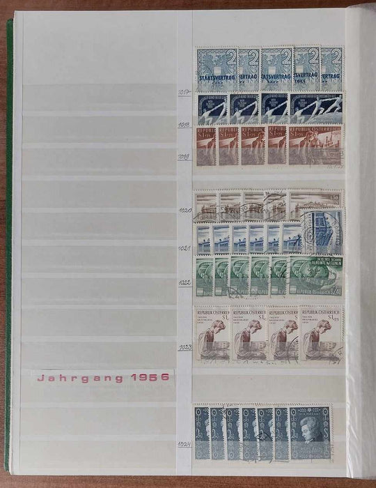 Colectie multipla Austria, duala (stampilat-nestampilat), in 4 clasoare, perioada 1947-1974. Catalogata Michel. Valoare mare de retail.
