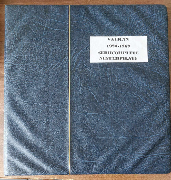 Album ilustrat LEUCHTTURM hingless posete transparente colectie VATICAN 1920-1969 (lipsa doar 2 serii) cota Michel in jur de 8.000 EUR, timbrele cheie semnate