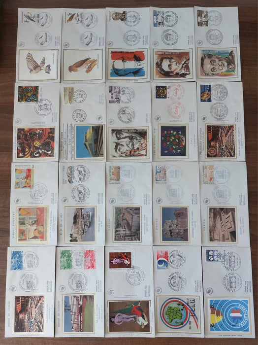 Franta Lot continand 374 FDC (179 in album, care este inclus), diferite tematici, pictura, personalitati, aniversari etc.