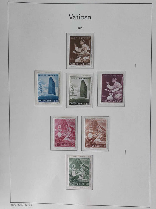 Album ilustrat LEUCHTTURM hingless posete transparente colectie VATICAN 1920-1969 (lipsa doar 2 serii) cota Michel in jur de 8.000 EUR, timbrele cu cota mare de catalog au certificat de autenticitate sau poanson