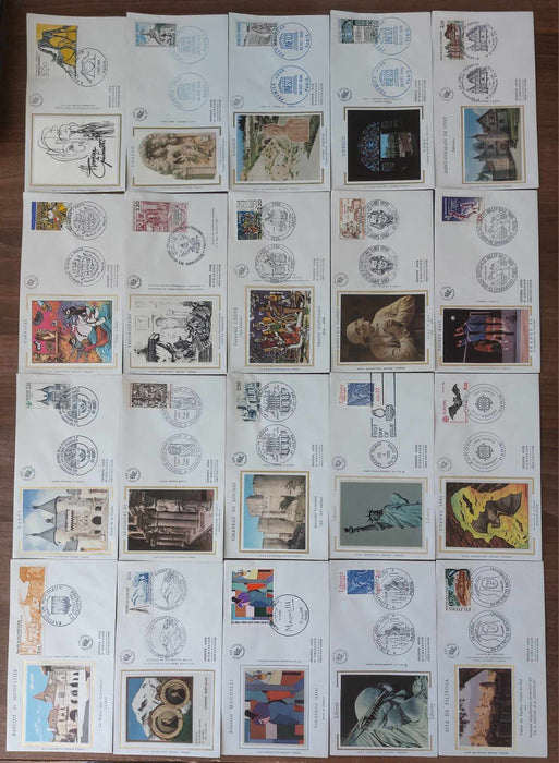 Franta Lot continand 374 FDC (179 in album, care este inclus), diferite tematici, pictura, personalitati, aniversari etc.