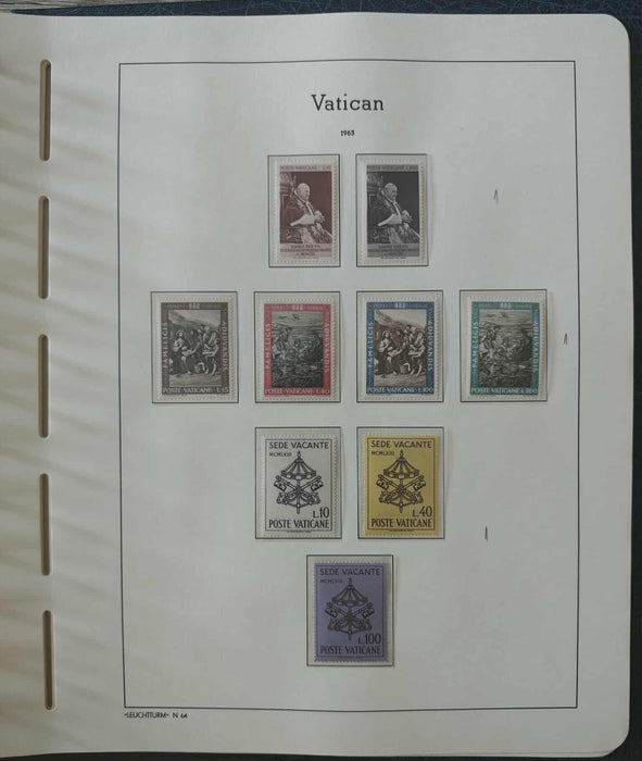 Album ilustrat LEUCHTTURM hingless posete transparente colectie VATICAN 1920-1969 aproximativ 80 serii complete