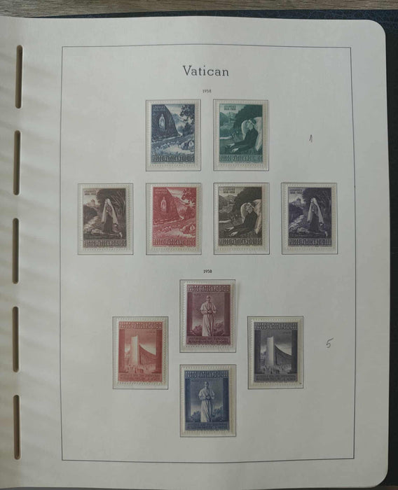 Album ilustrat LEUCHTTURM hingless posete transparente colectie VATICAN 1920-1969 aproximativ 80 serii complete