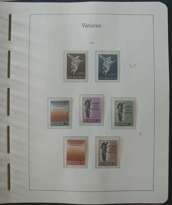 Album ilustrat LEUCHTTURM hingless posete transparente colectie VATICAN 1920-1969 aproximativ 80 serii complete