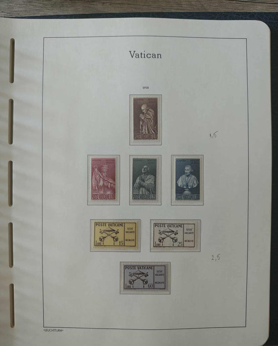 Album ilustrat LEUCHTTURM hingless posete transparente colectie VATICAN 1920-1969 aproximativ 80 serii complete