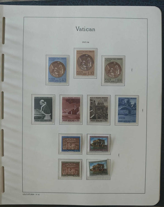 Album ilustrat LEUCHTTURM hingless posete transparente colectie VATICAN 1920-1969 aproximativ 80 serii complete