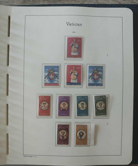 Album ilustrat LEUCHTTURM hingless posete transparente colectie VATICAN 1920-1969 aproximativ 80 serii complete