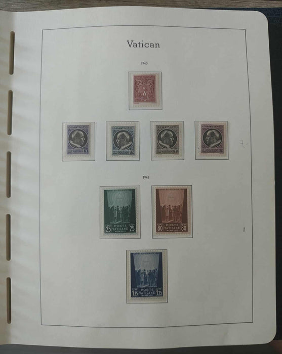 Album ilustrat LEUCHTTURM hingless posete transparente colectie VATICAN 1920-1969 aproximativ 80 serii complete