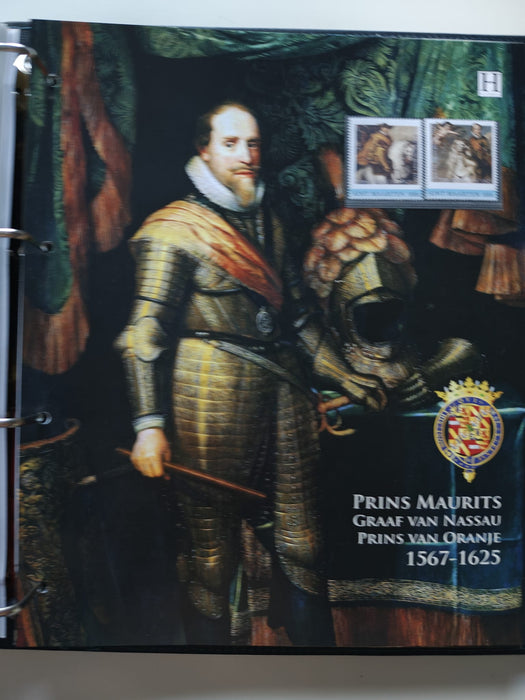 Album/Enciclopedie tematica ARTA, PICTURA, PERSONALITATI, MARINA, NAVIGATIE, VAPOARE, ISTORIE contine 78 pagini ilustrate, cu timbre in posete de plastic. SUPERB!! Albumul are coperti si caseta din piele.