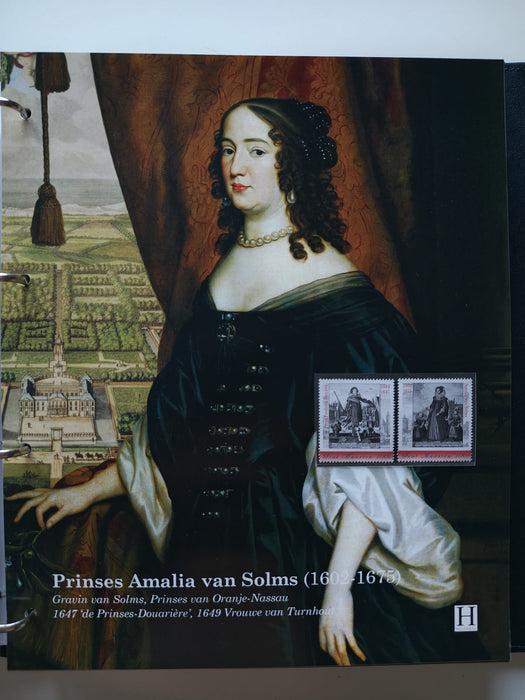 Album/Enciclopedie tematica ARTA, PICTURA, PERSONALITATI, MARINA, NAVIGATIE, VAPOARE, ISTORIE contine 78 pagini ilustrate, cu timbre in posete de plastic. SUPERB!! Albumul are coperti si caseta din piele.