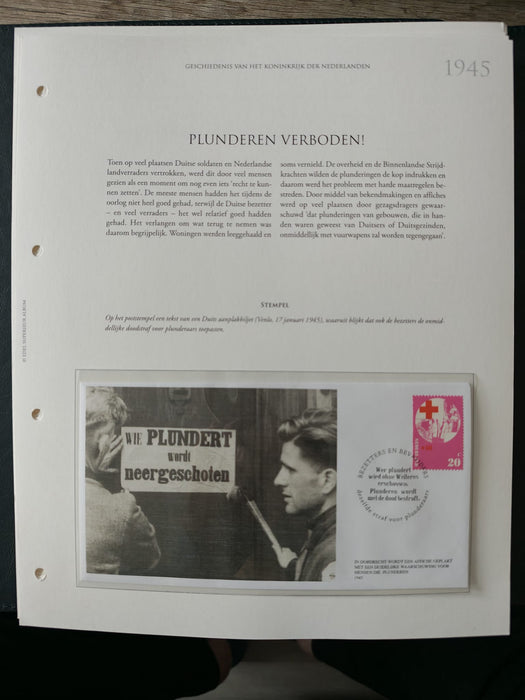 Album/Enciclopedie tematica CRUCEA ROSIE, AL II-lea RAZBOI MONDIAL (WWII), ANIVERSARI, PERSONALITATI contine in jur de 100 plicuri filatelice ilustrate in posete de plastic. Albumul are coperti si caseta din piele.