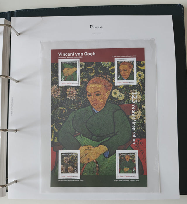 Album/Enciclopedie Vincent Van Gogh tematica ARTA, PICTURA contine 38 blocuri mari ilustratein posete de plastic, cu picturi celebre. SUPERB!! Albumul are coperti si caseta din piele.