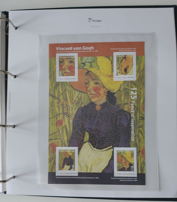 Album/Enciclopedie Vincent Van Gogh tematica ARTA, PICTURA contine 38 blocuri mari ilustratein posete de plastic, cu picturi celebre. SUPERB!! Albumul are coperti si caseta din piele.