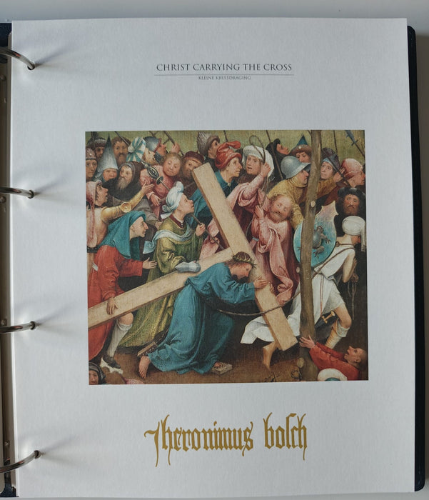 Album/Enciclopedie Hieronymus Bosch tematica ARTA, PICTURA, RELIGIE, EZOTERISM contine aproximativ 100 serii, blocuri ilustrate si maxicarduri in posete de plastic, cu picturi celebre . SUPERB!! Albumul are coperti si caseta din piele.