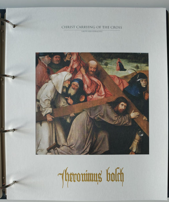 Album/Enciclopedie Hieronymus Bosch tematica ARTA, PICTURA, RELIGIE, EZOTERISM contine aproximativ 100 serii, blocuri ilustrate si maxicarduri in posete de plastic, cu picturi celebre . SUPERB!! Albumul are coperti si caseta din piele.