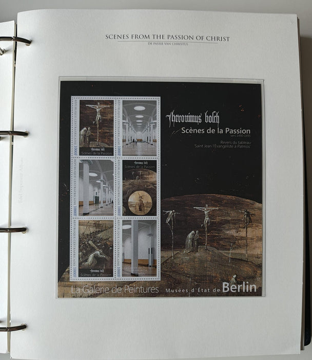 Album/Enciclopedie Hieronymus Bosch tematica ARTA, PICTURA, RELIGIE, EZOTERISM contine aproximativ 100 serii, blocuri ilustrate si maxicarduri in posete de plastic, cu picturi celebre . SUPERB!! Albumul are coperti si caseta din piele.