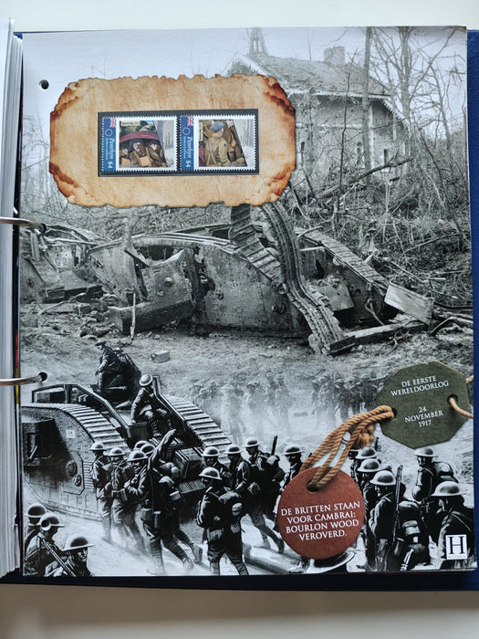 Album/Enciclopedie tematica PRIMUL RAZBOI MONDIAL (WWI), ARTA, PERSONALITATI, MASINI DE LUPTA, ISTORIE contine 62 pagini ilustrate, cu timbre in posete de plastic. SUPERB!! Albumul are coperti si caseta din piele.