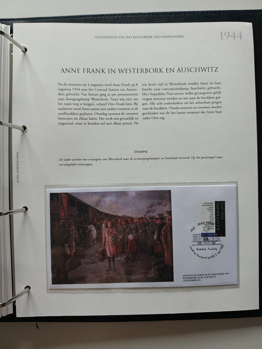 Album/Enciclopedie tematica CRUCEA ROSIE, AL II-lea RAZBOI MONDIAL (WWII), ANIVERSARI, PERSONALITATI contine in jur de 100 plicuri filatelice ilustrate in posete de plastic. Albumul are coperti si caseta din piele.