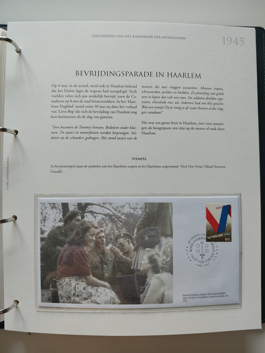 Album/Enciclopedie tematica CRUCEA ROSIE, AL II-lea RAZBOI MONDIAL (WWII), ANIVERSARI, PERSONALITATI contine in jur de 100 plicuri filatelice ilustrate in posete de plastic. Albumul are coperti si caseta din piele.