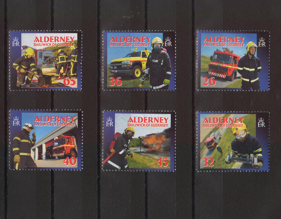 Alderney 2004 Fire  Services  cv. 9.50$ (TIP A)