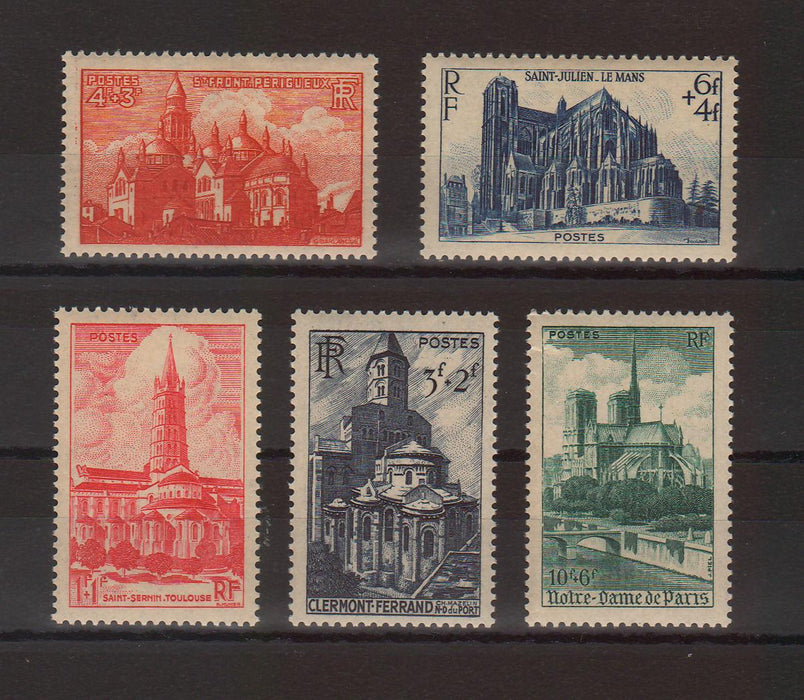 France 1947 Cathedrals  cv. 9.30$ (TIP A)